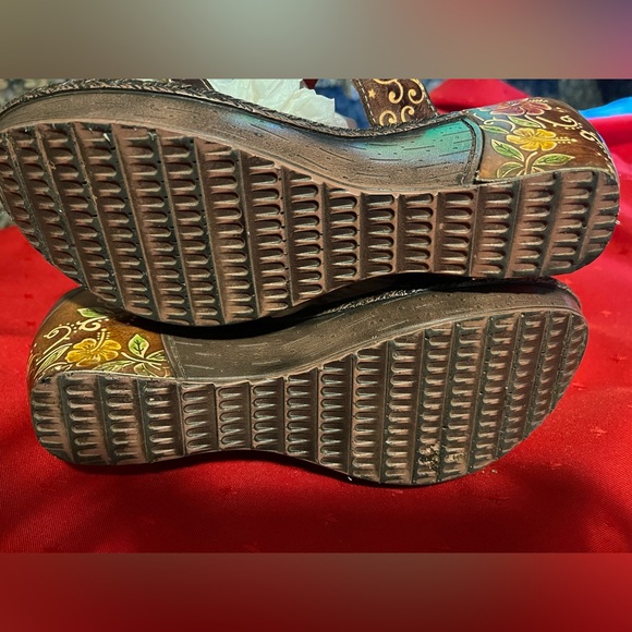 Elite Shelby, size 8, excellent condition, adjustable strap. - Picture 6 of 11